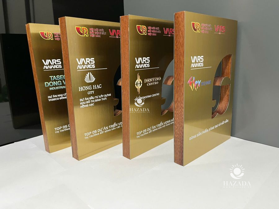Bảng Hợp Kim Cao Cấp Chế Tác Độc Quyền Cho Hội Môi Giới Bất Động Sản Việt Nam VARS