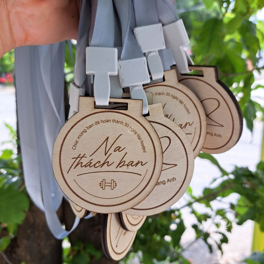 huy chương gỗ
