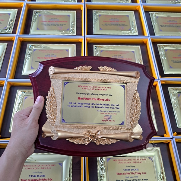 Bảng vinh danh gỗ đồng tại Đà Nẵng, Bảng vinh danh gỗ đồng, Bảng vinh danh tại Đà Nẵng, làm Bảng vinh danh gỗ đồng tại Đà Nẵng, làm Bảng vinh danh gỗ đồng , Bảng vinh danh kỷ niệm chương gỗ đồng tại Đà Nẵng, Bảng vinh danh kỷ niệm chương gỗ đồng, làm bảng vinh danh kỷ niệm chương gỗ đồng