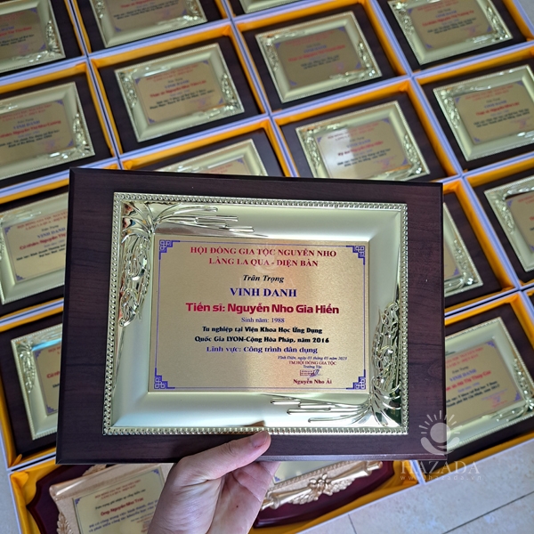Bảng vinh danh gỗ đồng tại Đà Nẵng, Bảng vinh danh gỗ đồng, Bảng vinh danh tại Đà Nẵng, làm Bảng vinh danh gỗ đồng tại Đà Nẵng, làm Bảng vinh danh gỗ đồng , Bảng vinh danh kỷ niệm chương gỗ đồng tại Đà Nẵng, Bảng vinh danh kỷ niệm chương gỗ đồng, làm bảng vinh danh kỷ niệm chương gỗ đồng