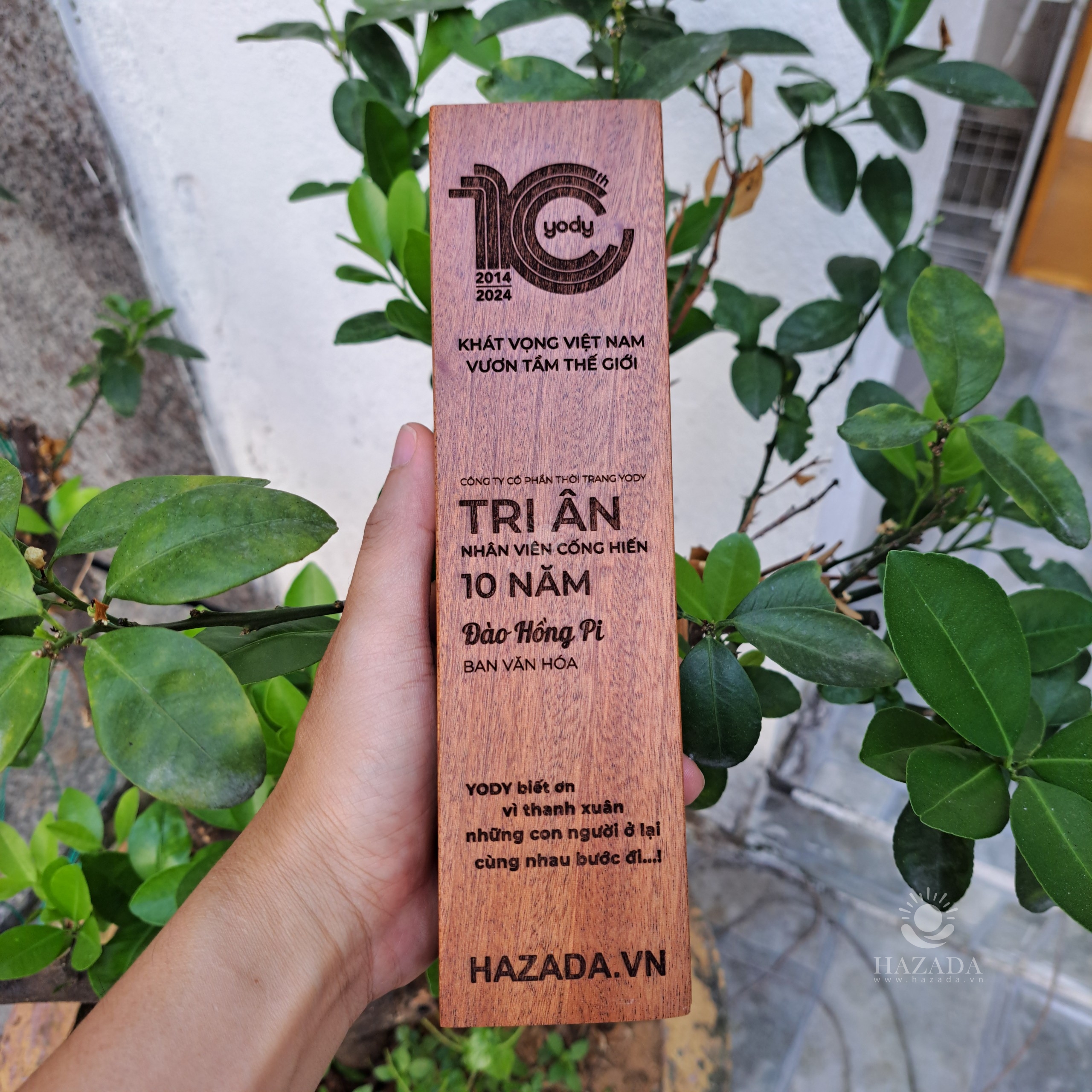 Làm cúp theo yêu cầu tại Đà Nẵng, Làm cúp theo yêu cầu, cúp theo yêu cầu tại Đà Nẵng, Làm cúp tại Đà Nẵng, Làm cúp yêu cầu tại Đà Nẵng, Làm cúp vinh danh theo yêu cầu tại Đà Nẵng, Làm cúp vinh danh theo yêu cầu, Làm cúp lưu niệm theo yêu cầu tại Đà Nẵng, Làm cúp lưu niệm theo yêu cầu, dịch vụ Làm cúp theo yêu cầu tại Đà Nẵng