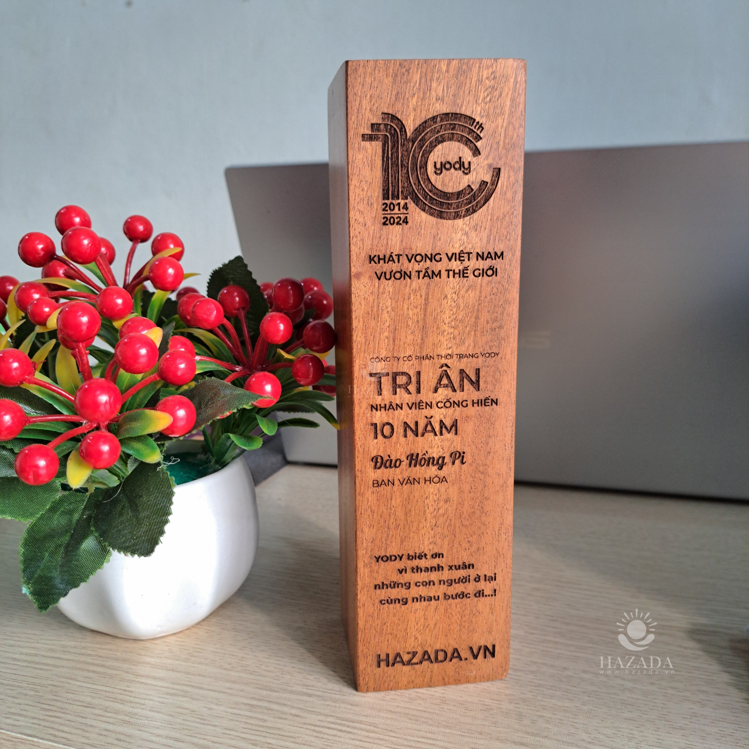 Làm cúp theo yêu cầu tại Đà Nẵng, Làm cúp theo yêu cầu, cúp theo yêu cầu tại Đà Nẵng, Làm cúp tại Đà Nẵng, Làm cúp yêu cầu tại Đà Nẵng, Làm cúp vinh danh theo yêu cầu tại Đà Nẵng, Làm cúp vinh danh theo yêu cầu, Làm cúp lưu niệm theo yêu cầu tại Đà Nẵng, Làm cúp lưu niệm theo yêu cầu, dịch vụ Làm cúp theo yêu cầu tại Đà Nẵng