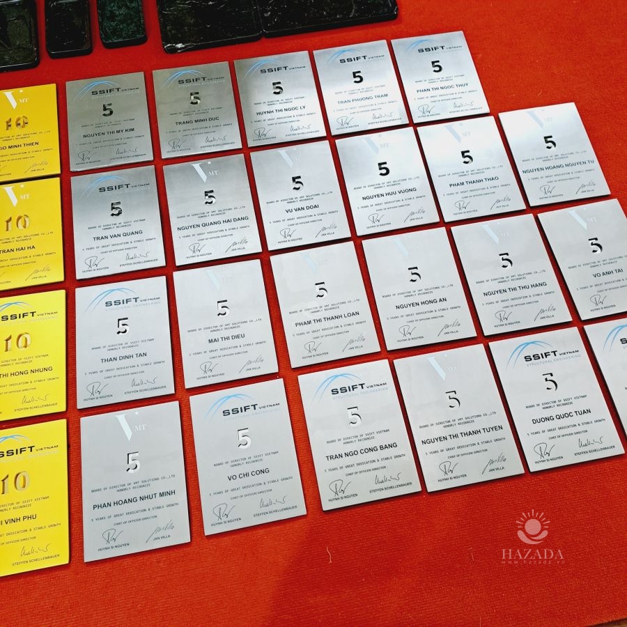 Bảng Vinh Danh Cao Cấp Hợp Kim Xước Bạc Kỷ Niệm 5 Năm Nhân Viên Gắn Bó Công Ty SSIFT & VMT